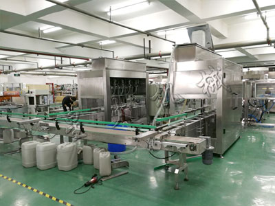 全自動大劑量桶裝稱重灌裝生產(chǎn)線